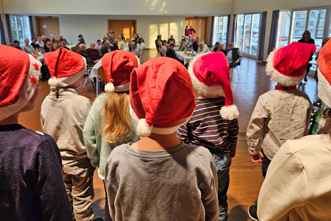 Weihnachtliche Lieder und Gedichte – Jung singt für Alt im Bürgerhaus